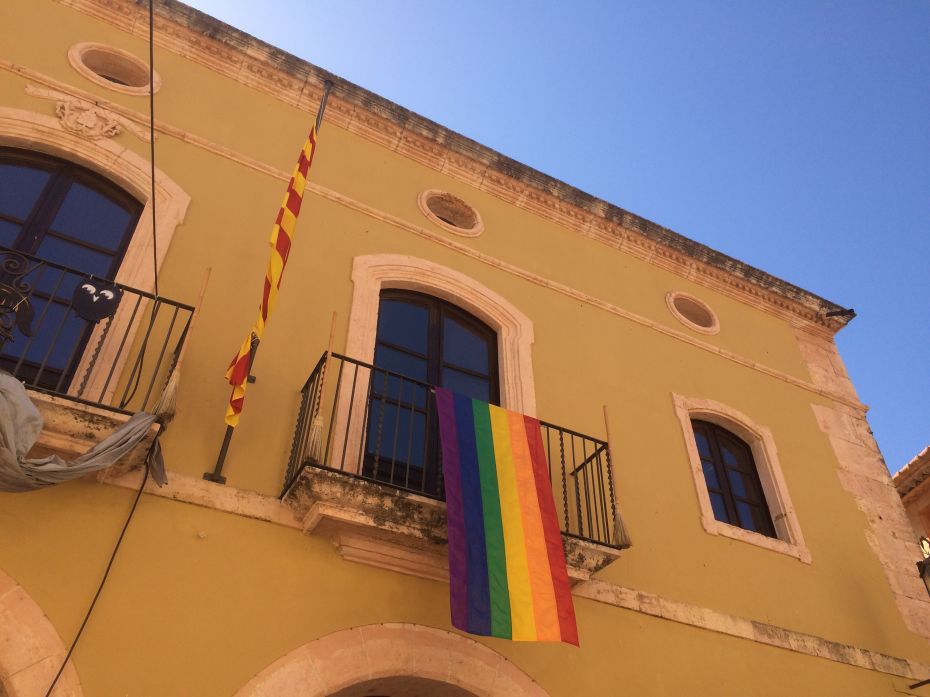 1561726696Dia_LGBTI_Ajuntament_Altafulla_2019_Foto3.JPG