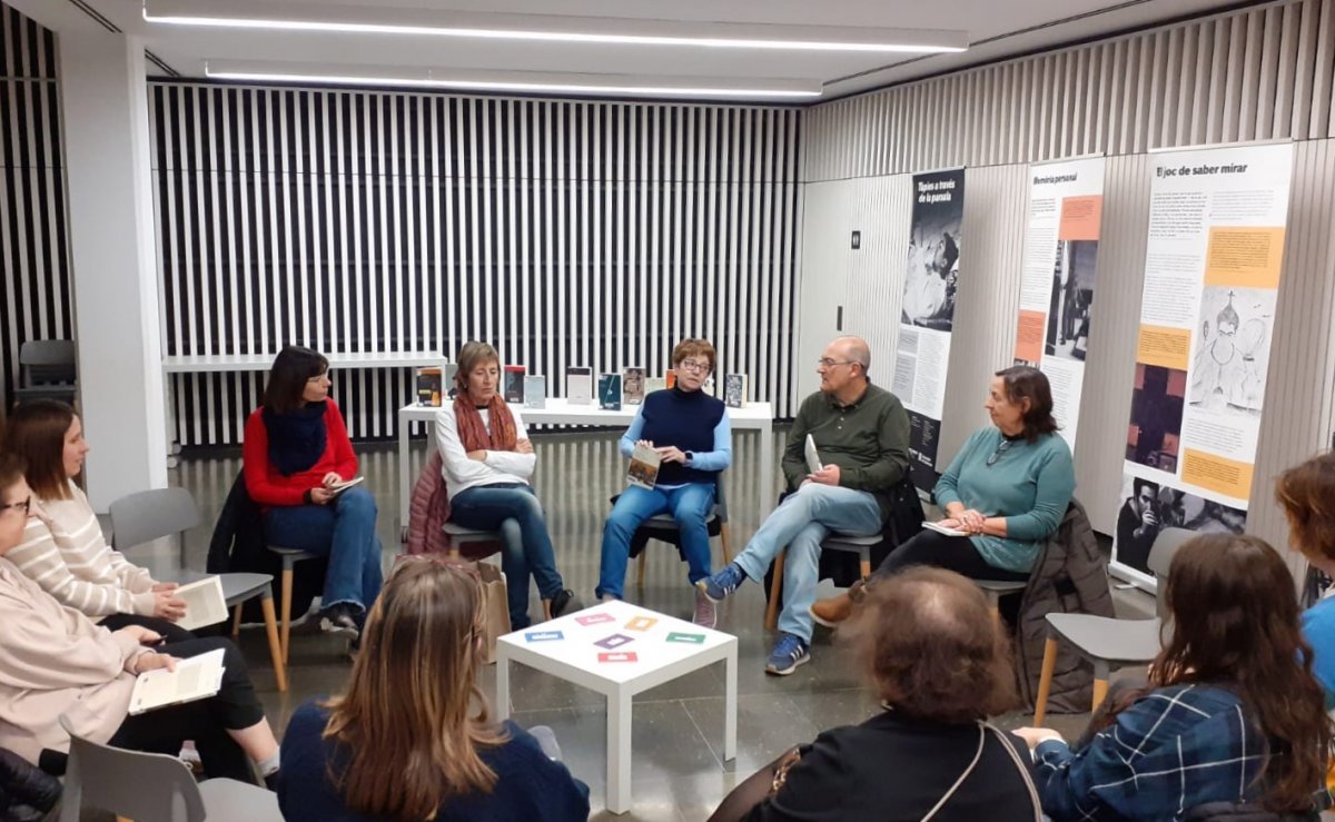 Fan una crida per crear un club de lectura radiofònic a Solsona
