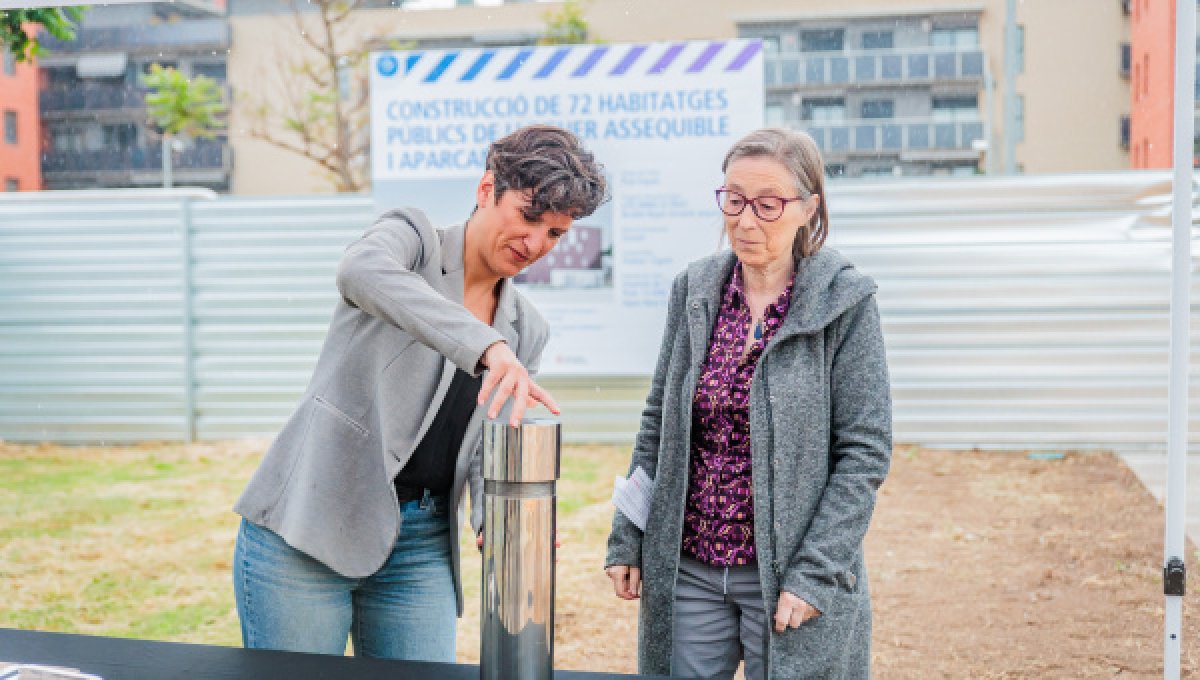 L'Ajuntament col·loca la primera pedra del primer edifici municipal d'habitatges 100% públics i de lloguer assequible de la ciutat