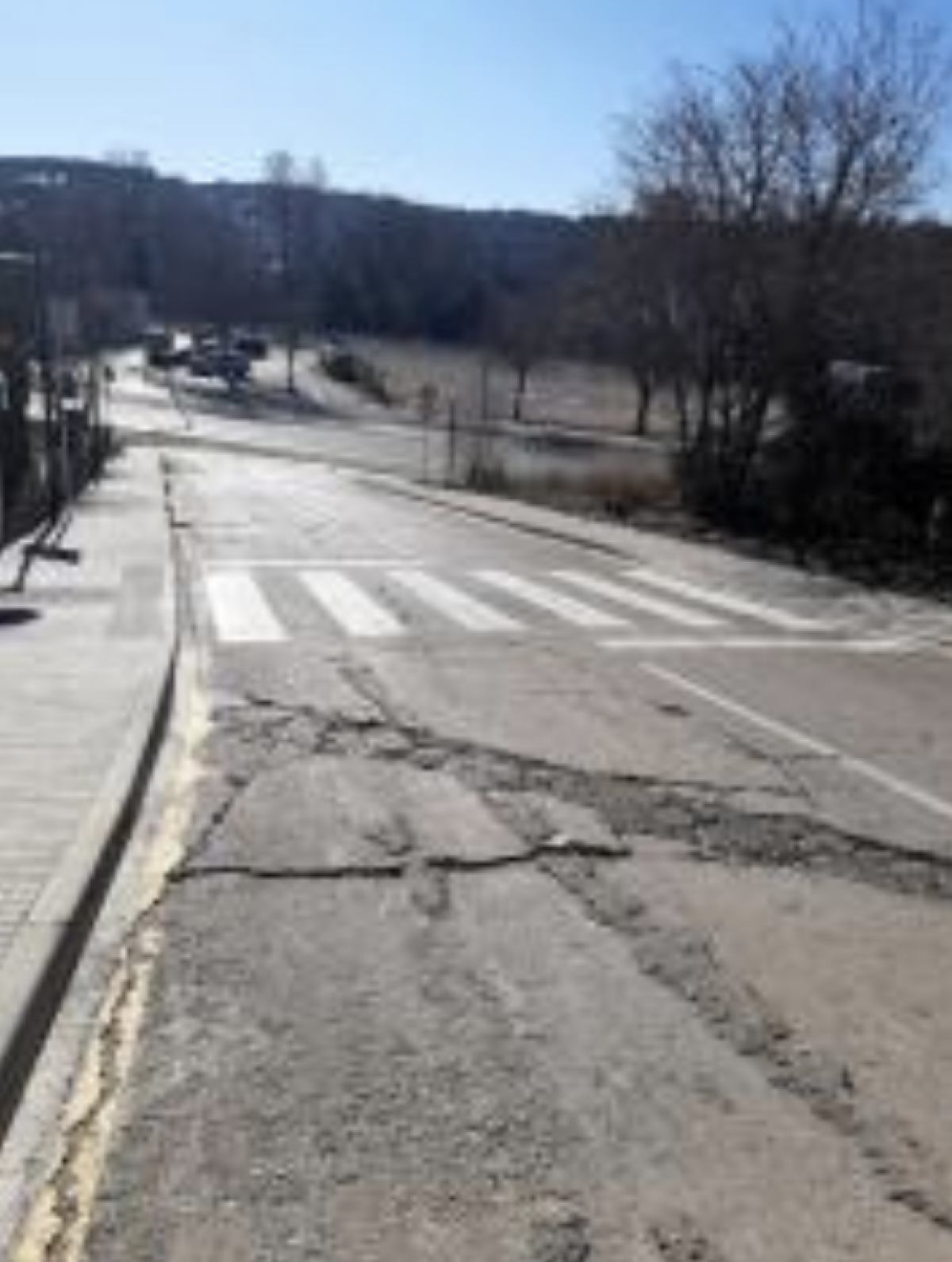 Comencen les obres de pavimentació en alguns trams de Mont Paradís