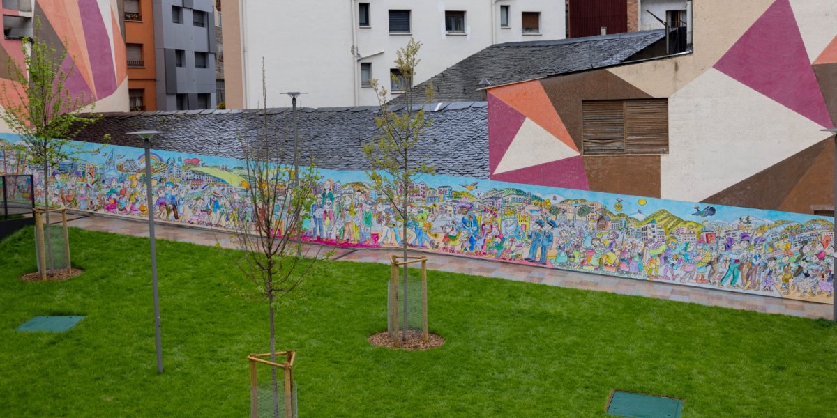 La nova plaça de l’Església incorpora un mural de grans dimensions d’Escaldes-Engordany de la Pilarín Bayés