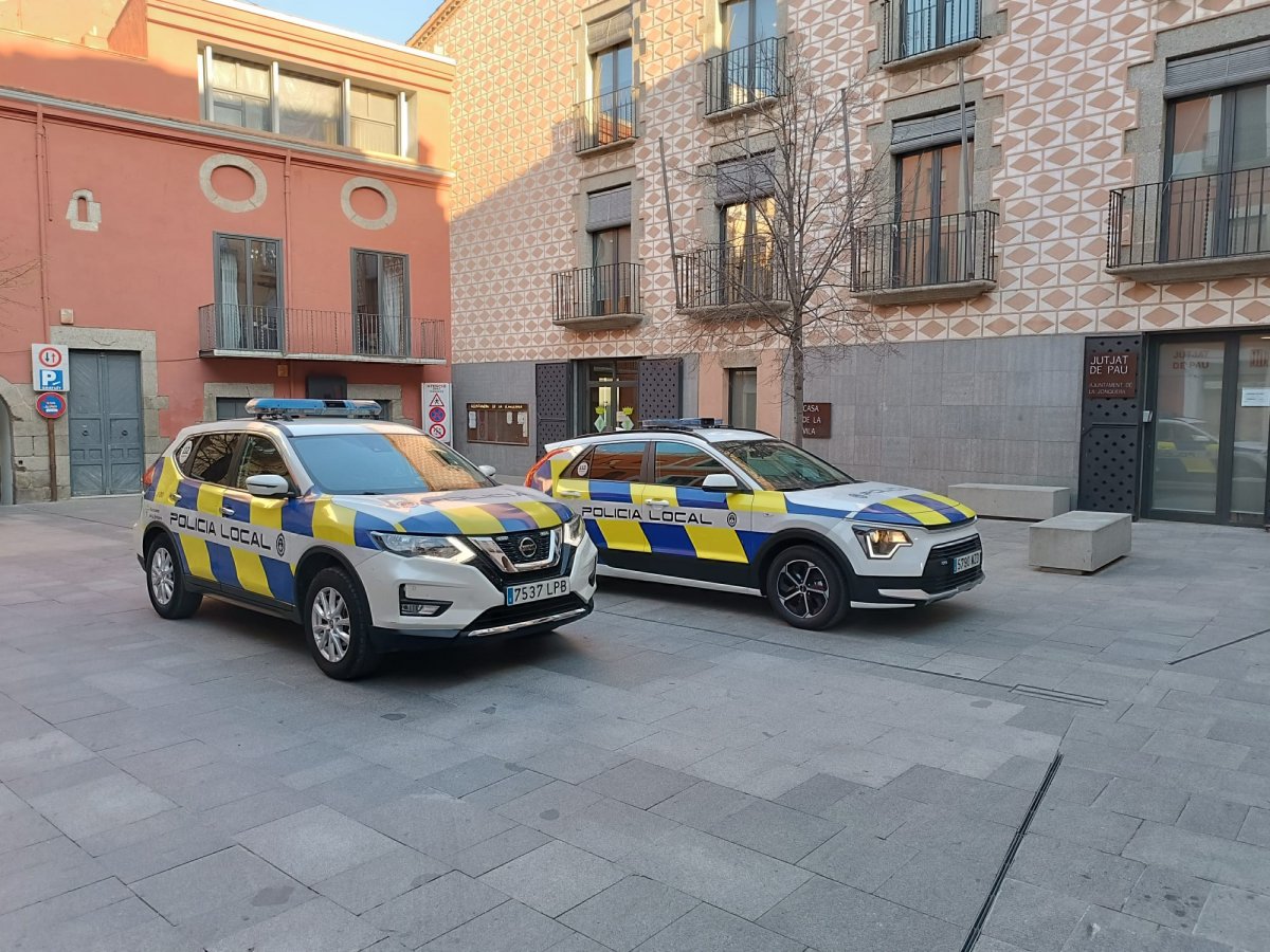 La Policia Local de la Jonquera frustra un robatori amb violència i deté dues persones amb més de 60 antecedents
