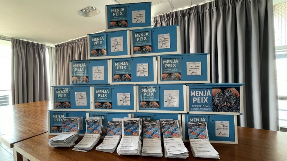 Èxit de la campanya 'Menja Peix', amb 2.356 butlletes participants al sorteig per repartir 1.800 targetes regal de 50€ per comprar producte fresc a Blanes i Arenys