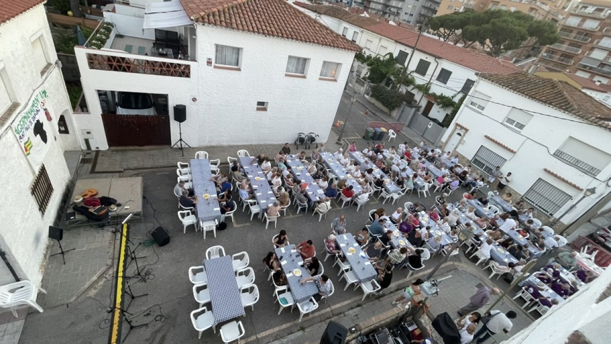 15è Sopar Solidari Blanes-Dapaong (Togo) al barri d'Els Pins de Blanes