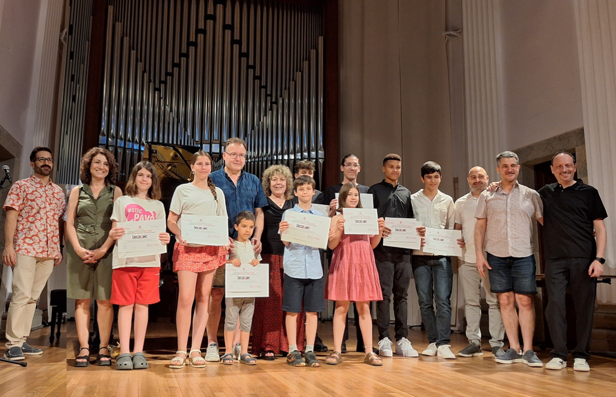 El Conservatori Isaac Albéniz de la Diputació de Girona rep noves beques de l'AIE per a l'alumnat de música tradicional