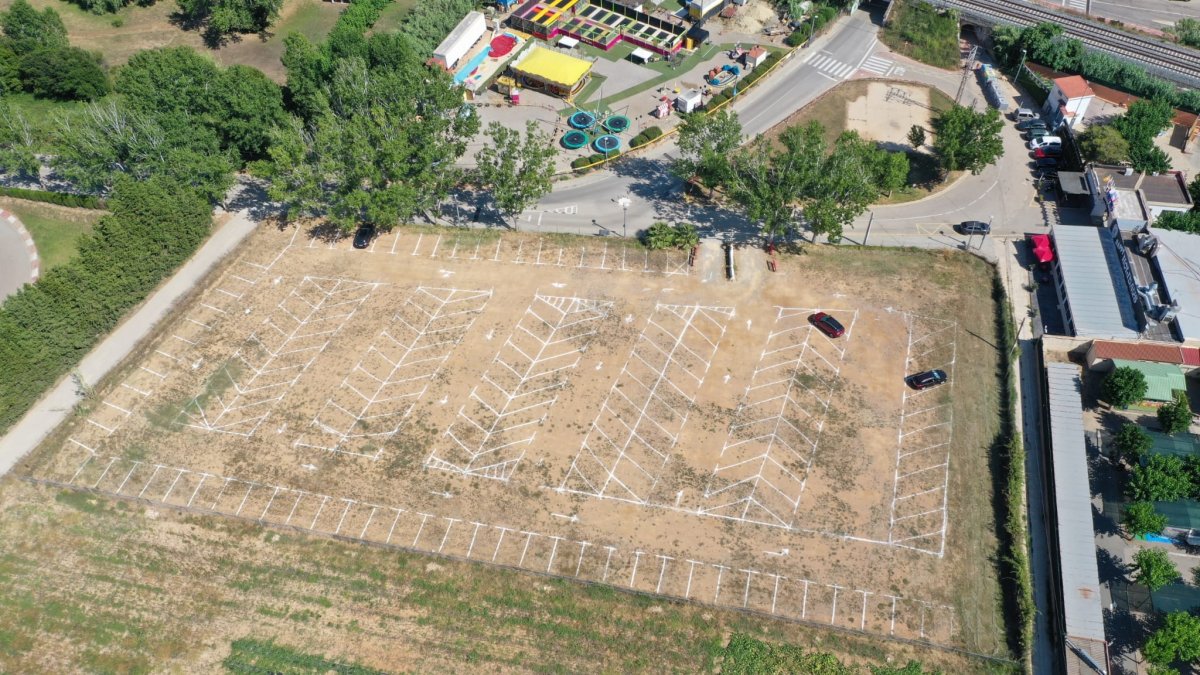 Altafulla senyalitza i pinta els dos aparcaments gratuïts de la zona de Baix a Mar