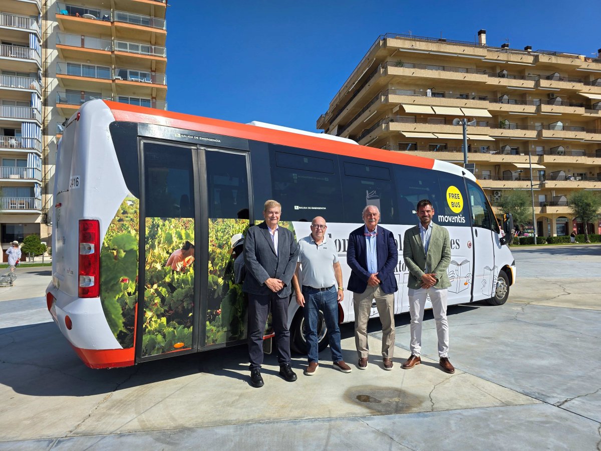 Torna amb millores el bus llançadora gratuït que uneix Calonge, Poble de Llibres, amb Sant Antoni durant l'estiu