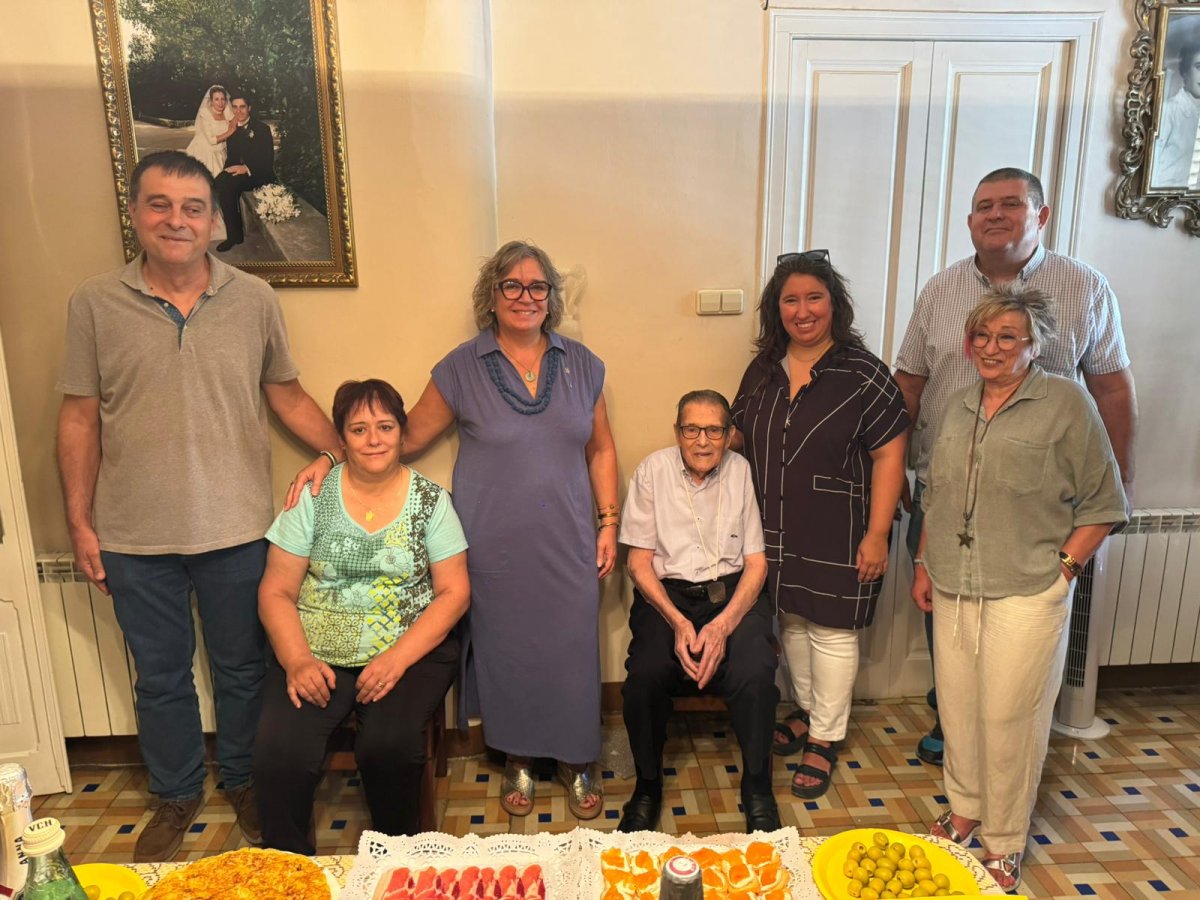 L' Ajuntament de Bellvís i el Consell Comarcal del Pla d'Urgell homenatgen un veí centenari del municipi 