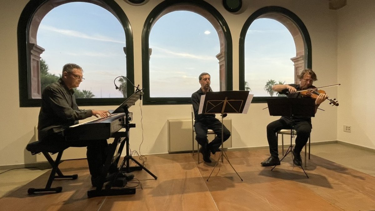 Tret de sortida del II Festival de Talent Blanenc amb 'Entre milongues i gratacels', del Trio Contratempo, i 'Los Colores del Alma', d'AMIA