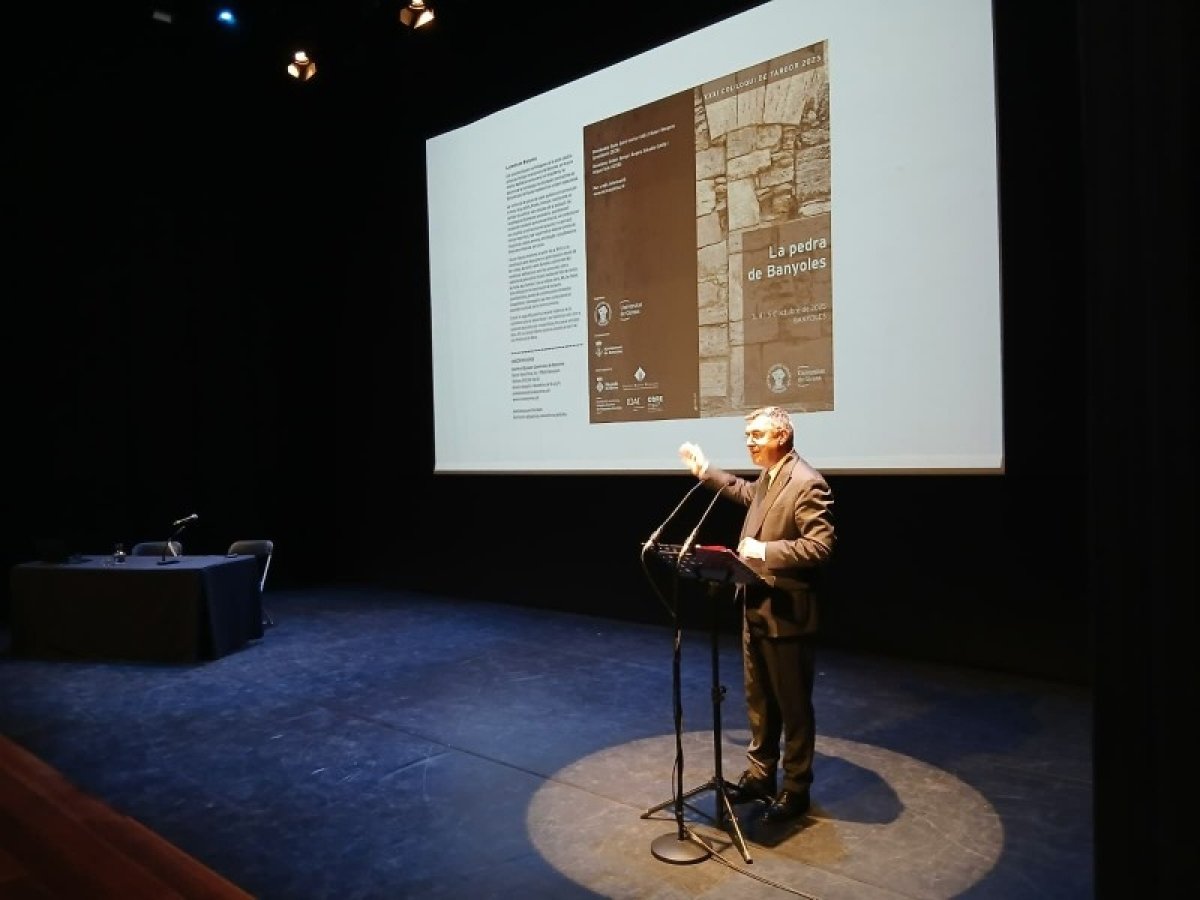 El president, Miquel Noguer, en la inauguració del XXXI Col·loqui de Tardor «La pedra de Banyoles»