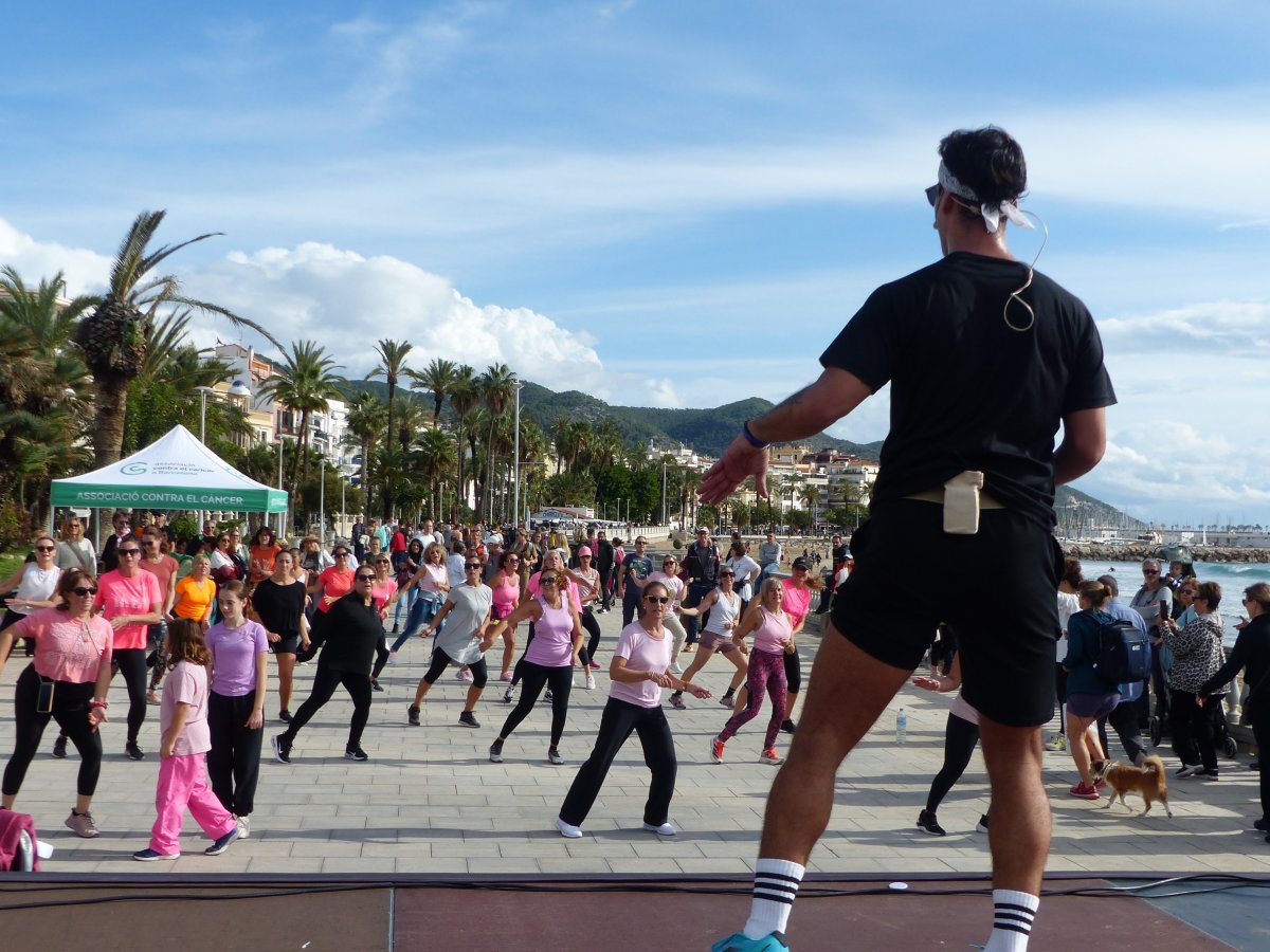 Sitges se suma a la lluita contra el càncer de mama amb una jornada solidària i de sensibilització