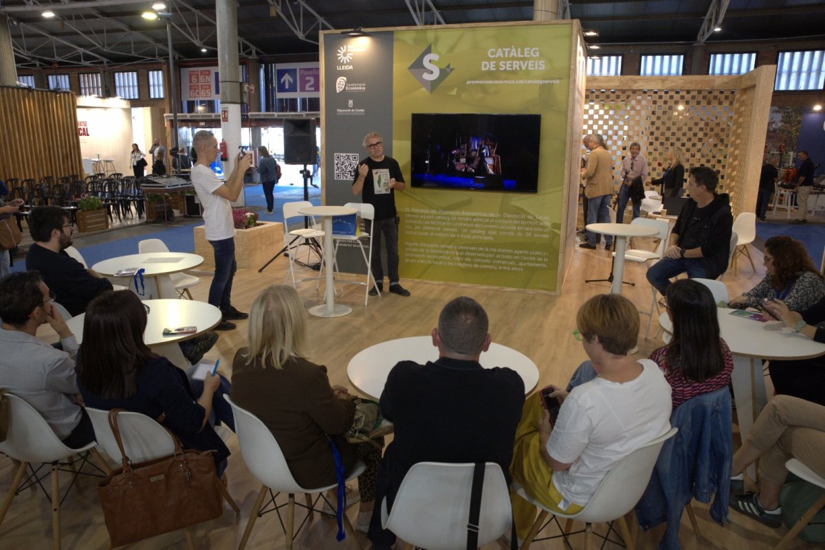 Companyies artístiques i ajuntaments lleidatans fan contactes a Municipàlia per fomentar la contractació d’espectacles