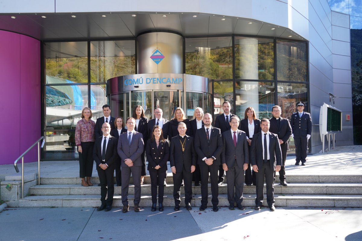 Encamp acull la primera visita oficial del copríncep episcopal