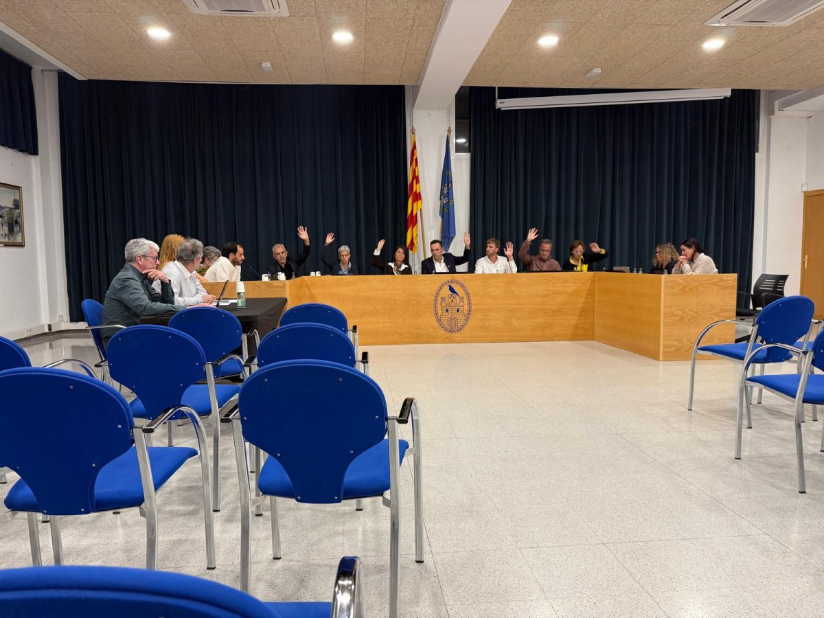 L'Ajuntament de Tossa de Mar congela tots els impostos i taxes per al 2026, excepte la taxa de residus, que s'incrementa un 6%