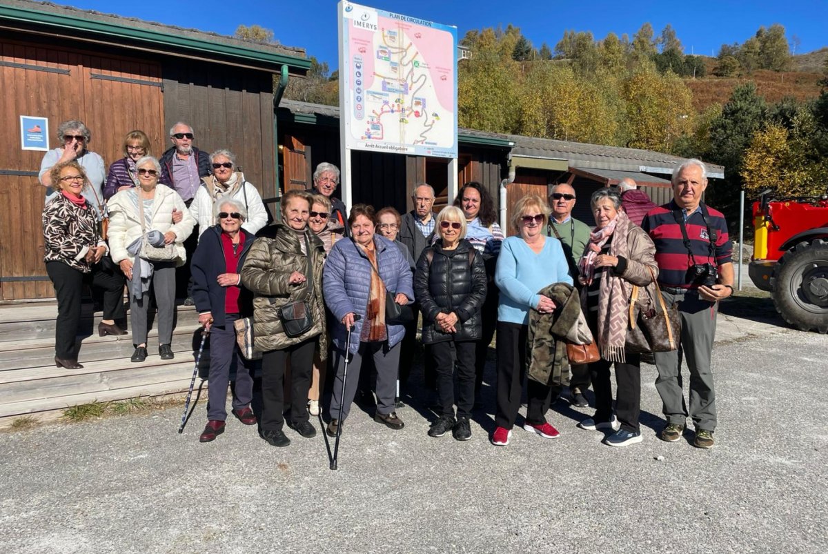 La gent gran de Canillo visita la major cantera de talc a l’aire lliure del món, a França