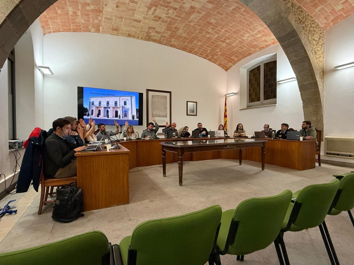 L'Ajuntament de Llagostera aprova la pujada de la taxa d'escombraries amb les abstencions dels dos grups a l'oposició