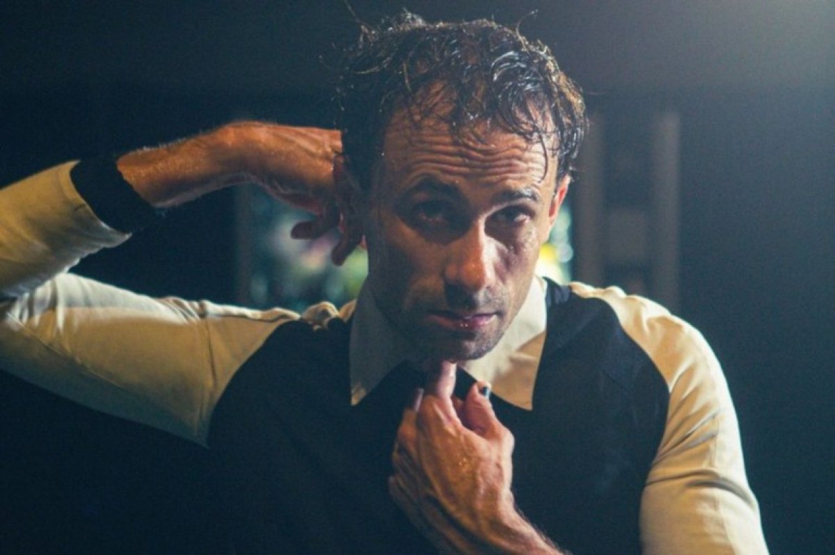 Oriol Pla exhaureix entrades a Banyoles amb Gola, un viatge escènic sobre l’excés