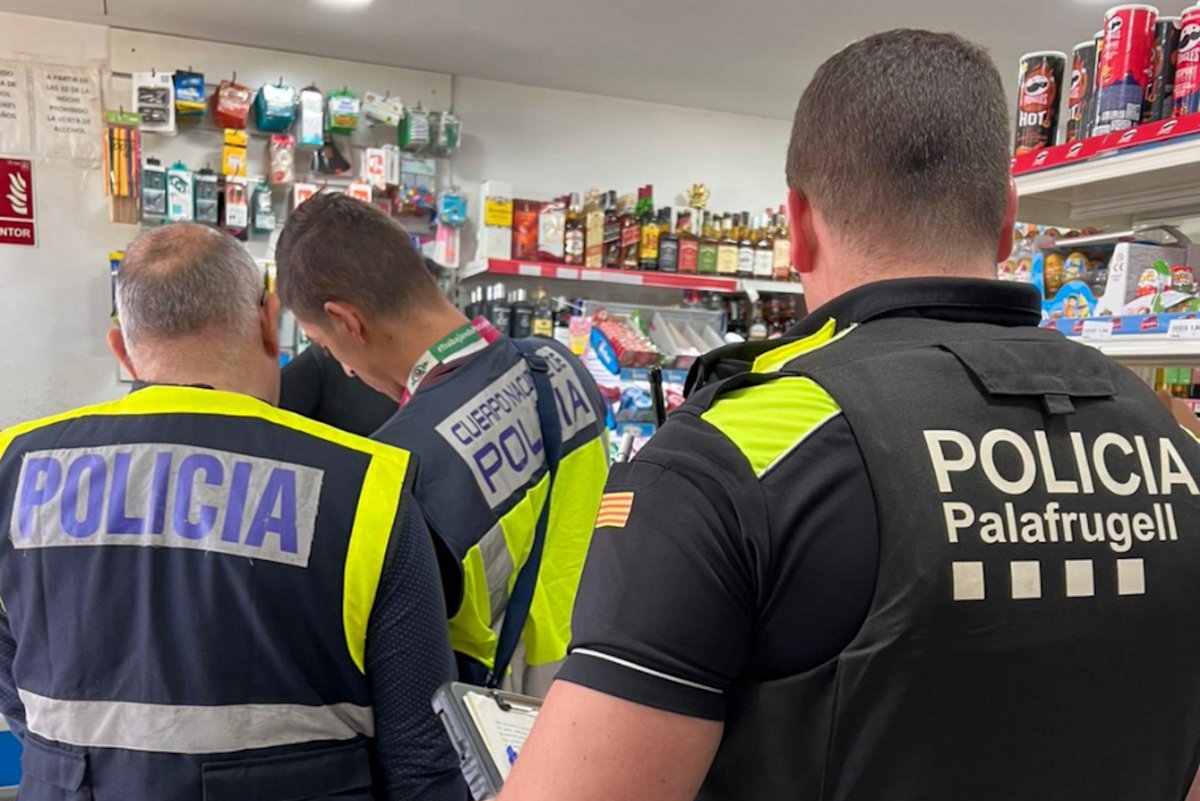 Tres detinguts, un bar precintat i una vintena d'infraccions detectades en dos dispositius policials a Palafrugell