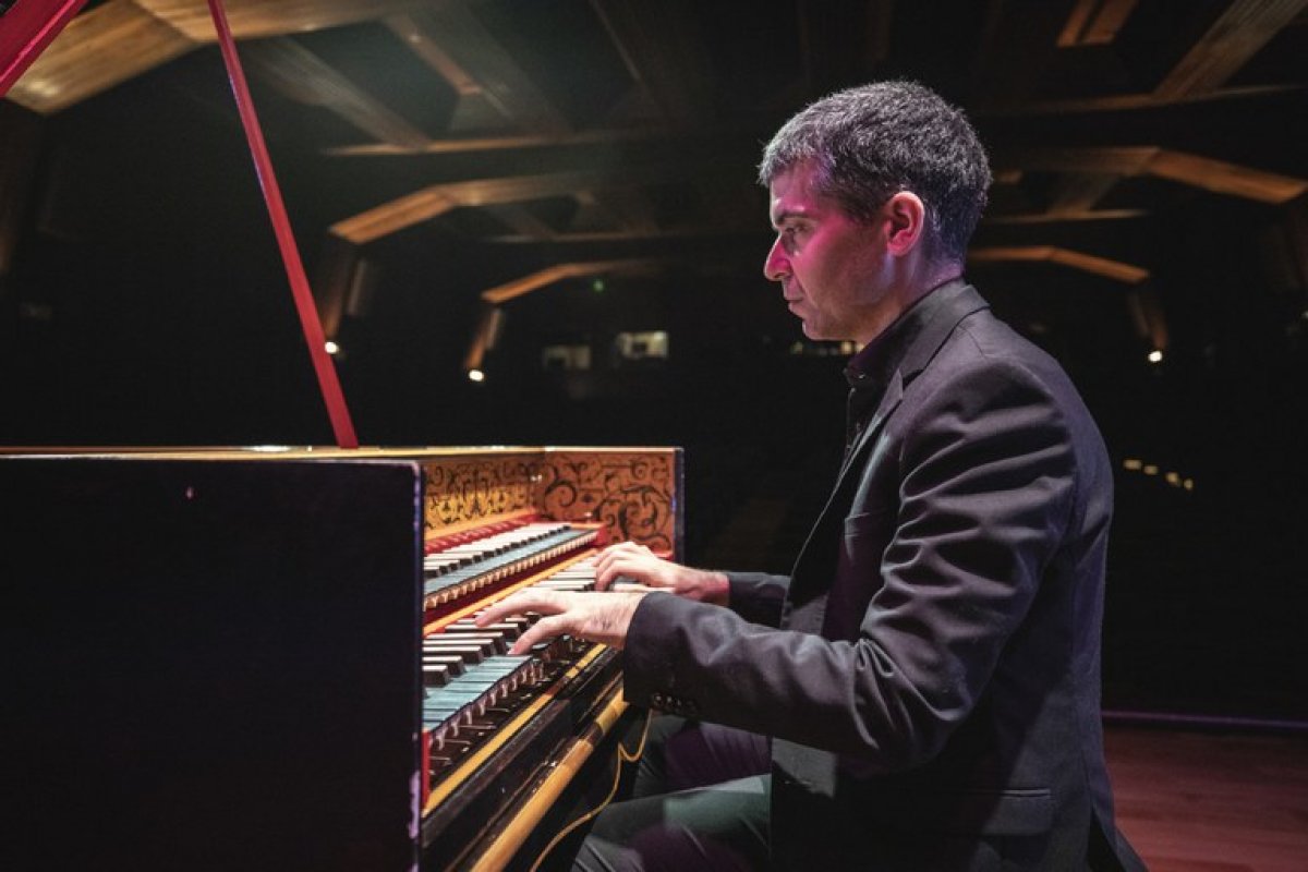 Diego Ares tanca la residència artística a l’Ateneu de Banyoles acompanyat per la GIO Symphonia