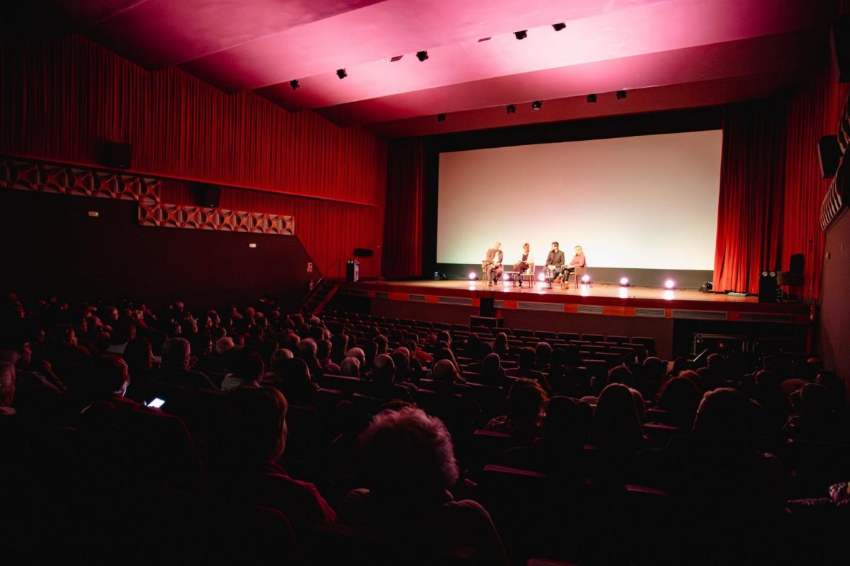 Tossa de Mar reviu el seu passat pescador amb un audiovisual creat amb intel·ligència artificial