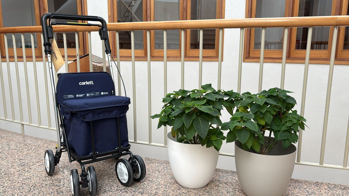 L’Ajuntament de Calaf facilitarà 17 carretons de la compra amb seient per a persones grans amb mobilitat reduïda