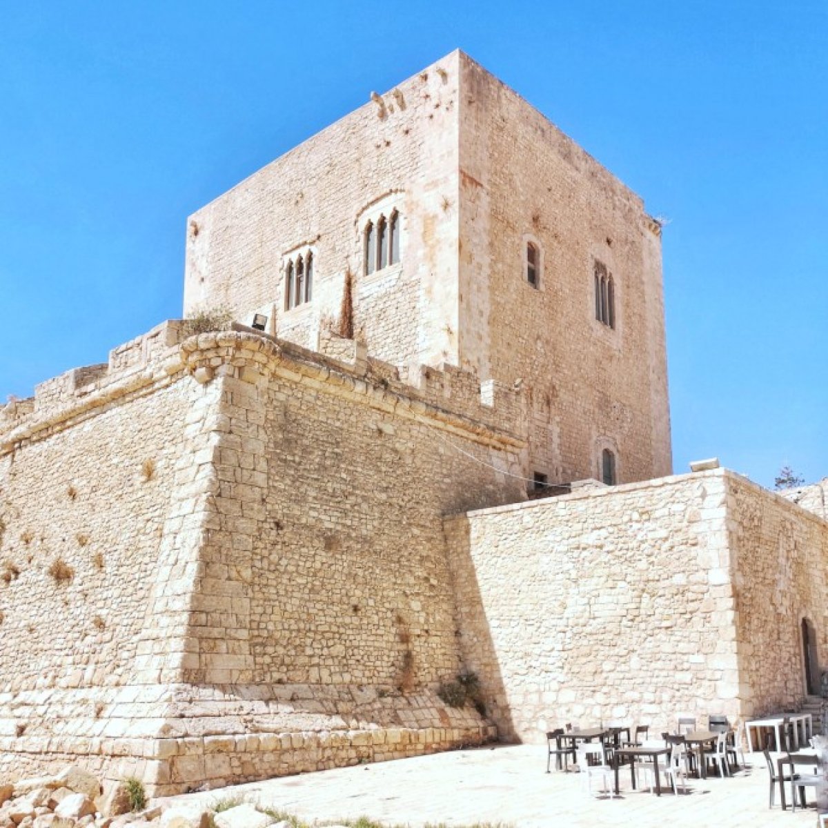 El Castell de Montsoriu s’agermana amb la Torre Cabrera de Pozzallo (Sicília)