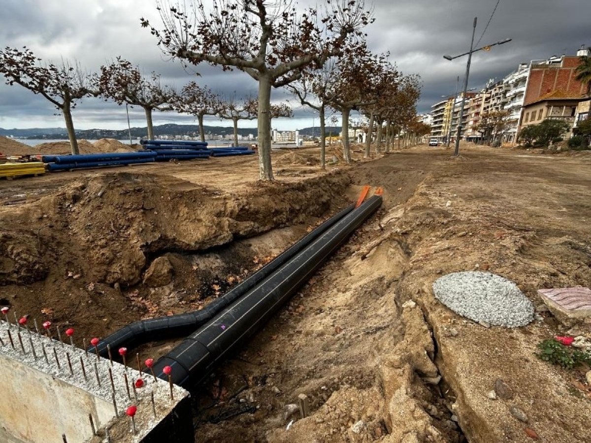 Substitució d'un tram de la canonada d'impulsió de l'estació de bombament del Pedró, en el marc de la reforma del passeig del Mar de Palamós