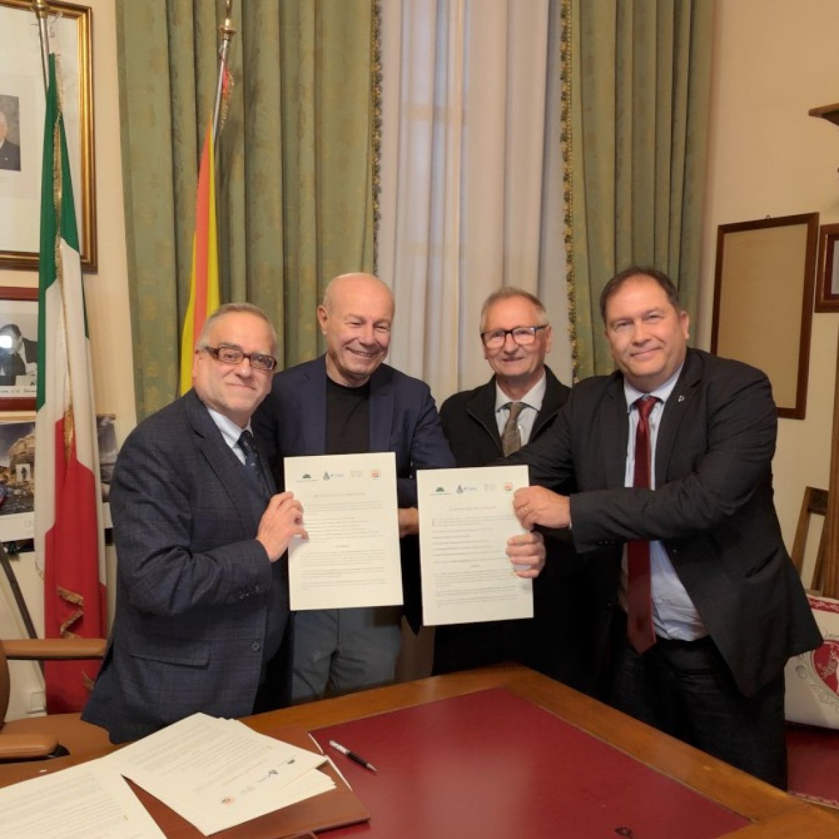 El castell de Montsoriu s’agermana amb la Torre Cabrera de Pozzallo