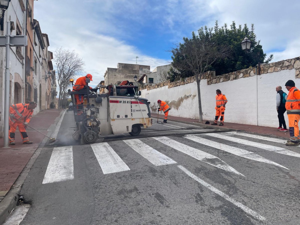 Altafulla inicia el rebaix de diversos ressalts del carrer Marquès de Tamarit