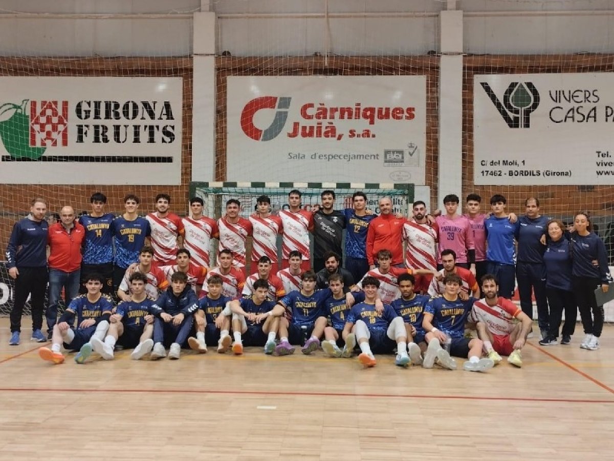 La Diputació participa en l'homenatge a Blai Ivars durant el Torneig Internacional de Nadal d'handbol de Bordils