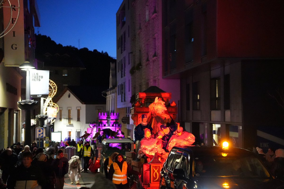 Una cavalcada de Reis amb cheerleading i recorregut inclusiu a Sant Julià de Lòria