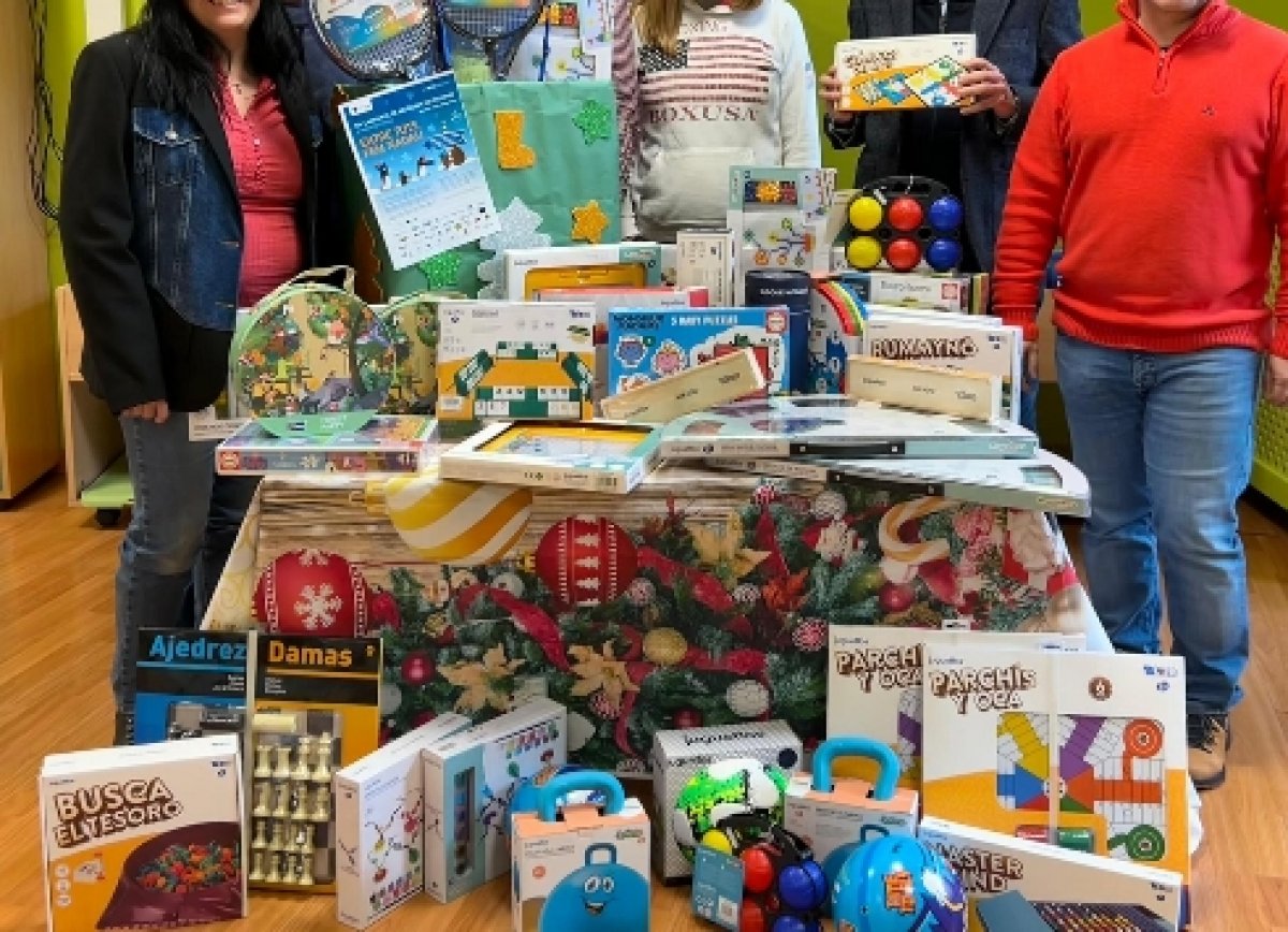 El Comú de Canillo participa en la recollida solidària de joguines a favor de Càritas per un valor de 500 euros