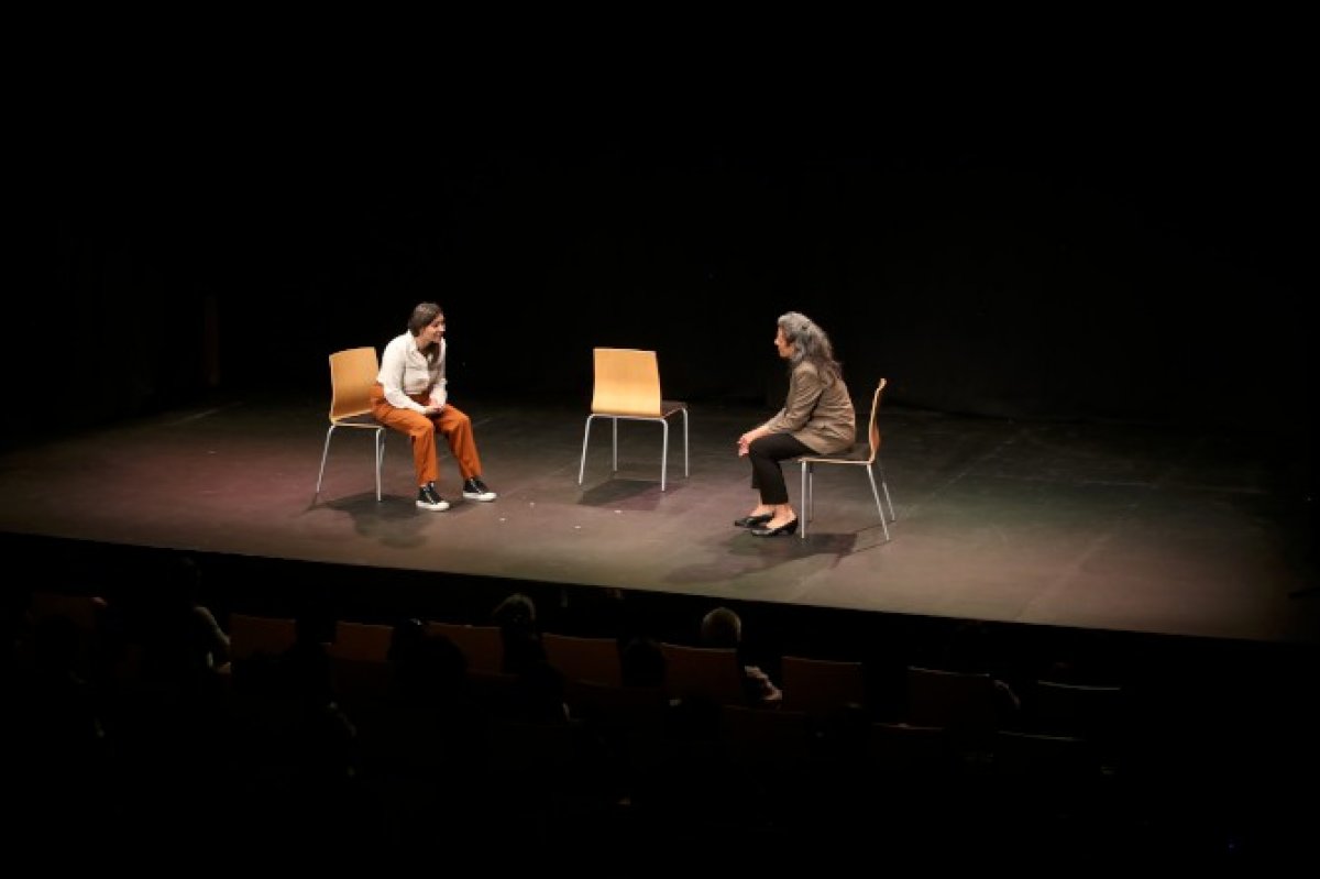 L’obra La Falca arriba als instituts de la Selva per abordar la salut mental i la prevenció del suïcidi juvenil