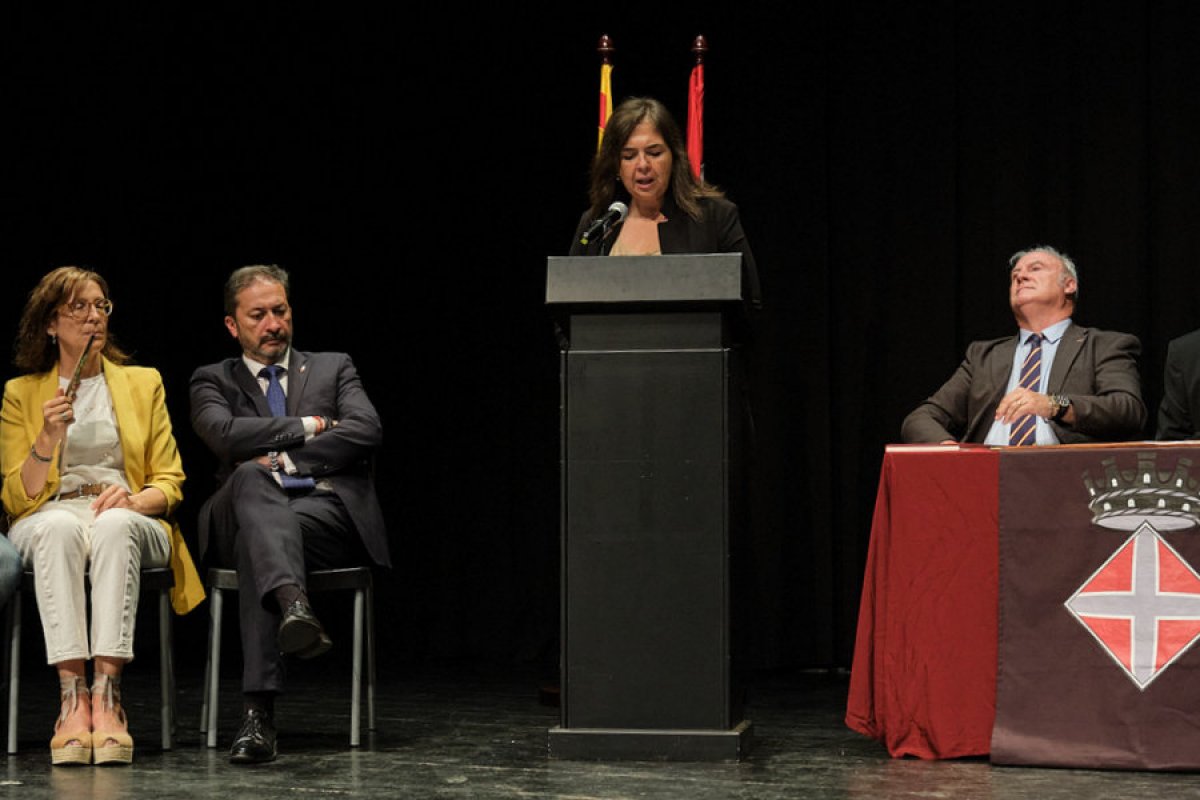 L'alcalde de Blanes, Jordi Hernández, retira totes les atribucions de govern delegades a la regidora Rosa Aladern