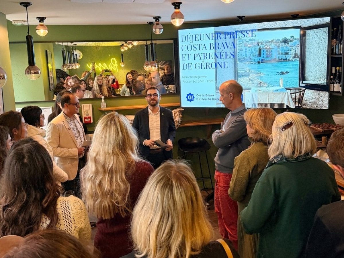 Prescriptors de turisme de París s'interessen per les novetats en l'oferta turística de la destinació per al 2026