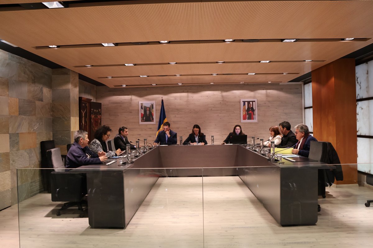 La primera sessió de Consell de Comú ha incorporat en l’ordre del dia el conveni de col·laboració entre els set comuns per al nou concurs nacional del servei públic de la recollida de residus.