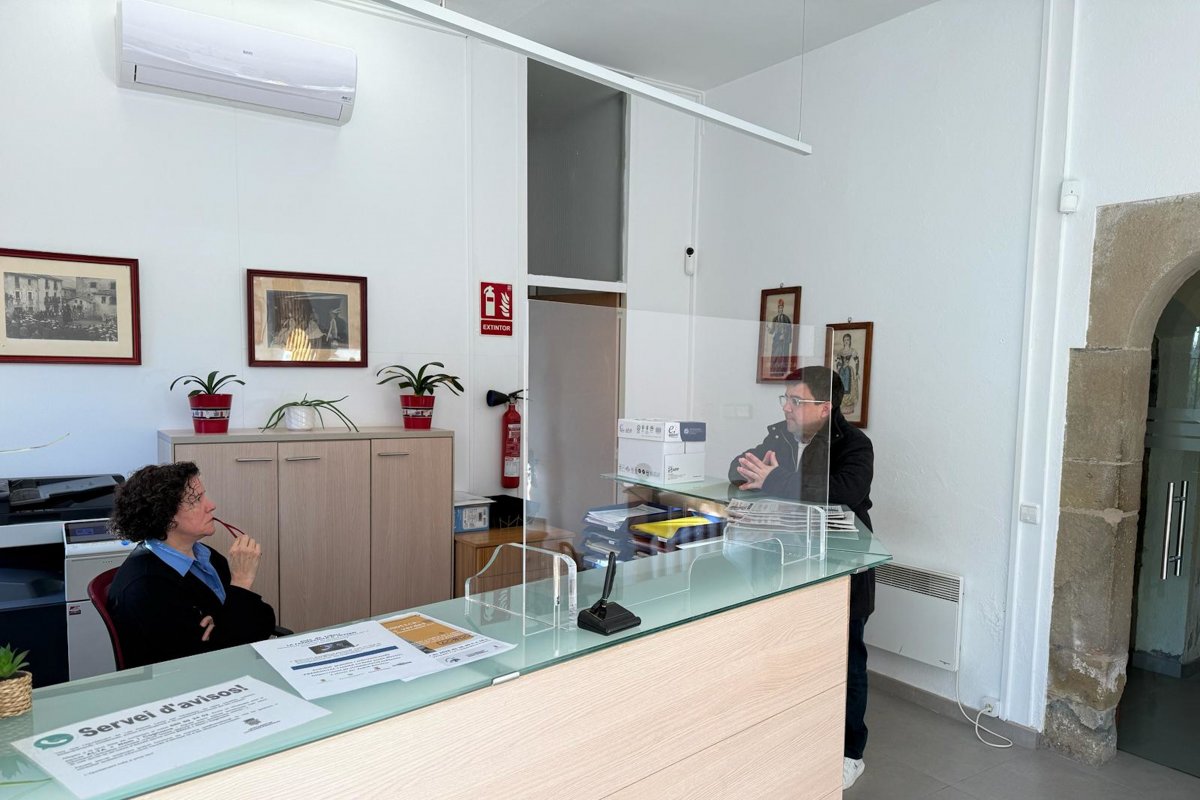 Els pobles de la vall d'Hostoles denuncien talls de llum constants que afecten el dia a dia de veïns i comerciants