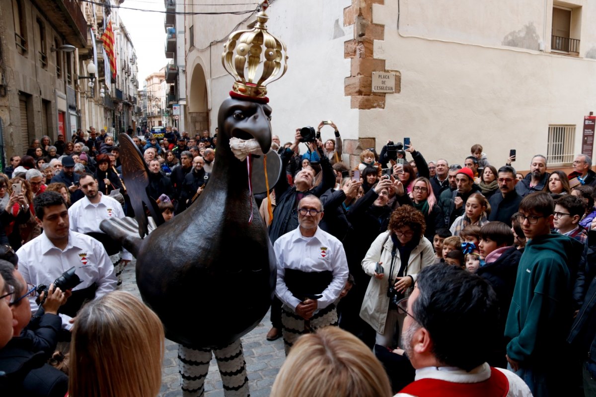 Valls estrena la nova Àliga recuperant la imatge de la figura barroca destruïda el 1936 durant la Guerra Civil