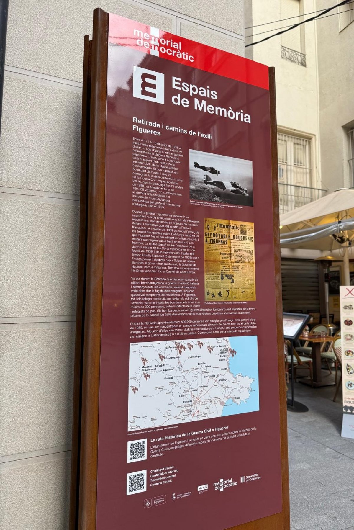 Figueres instal·la un panell dedicat a la retirada i camins de l’exili