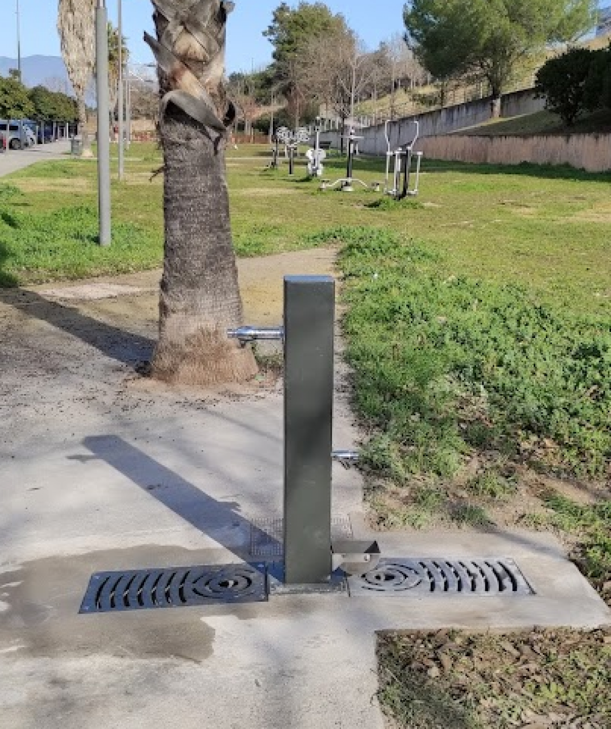 L’Ajuntament de les Franqueses del Vallès instal·la dues noves fonts amb abeurador per a gossos a Bellavista