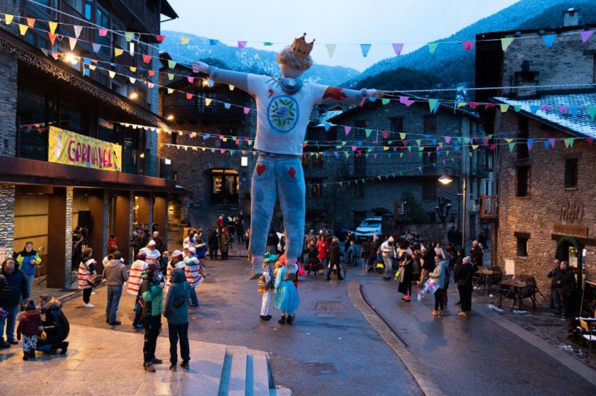 El Carnaval d’Ordino se celebra amb normalitat tot i el mal temps