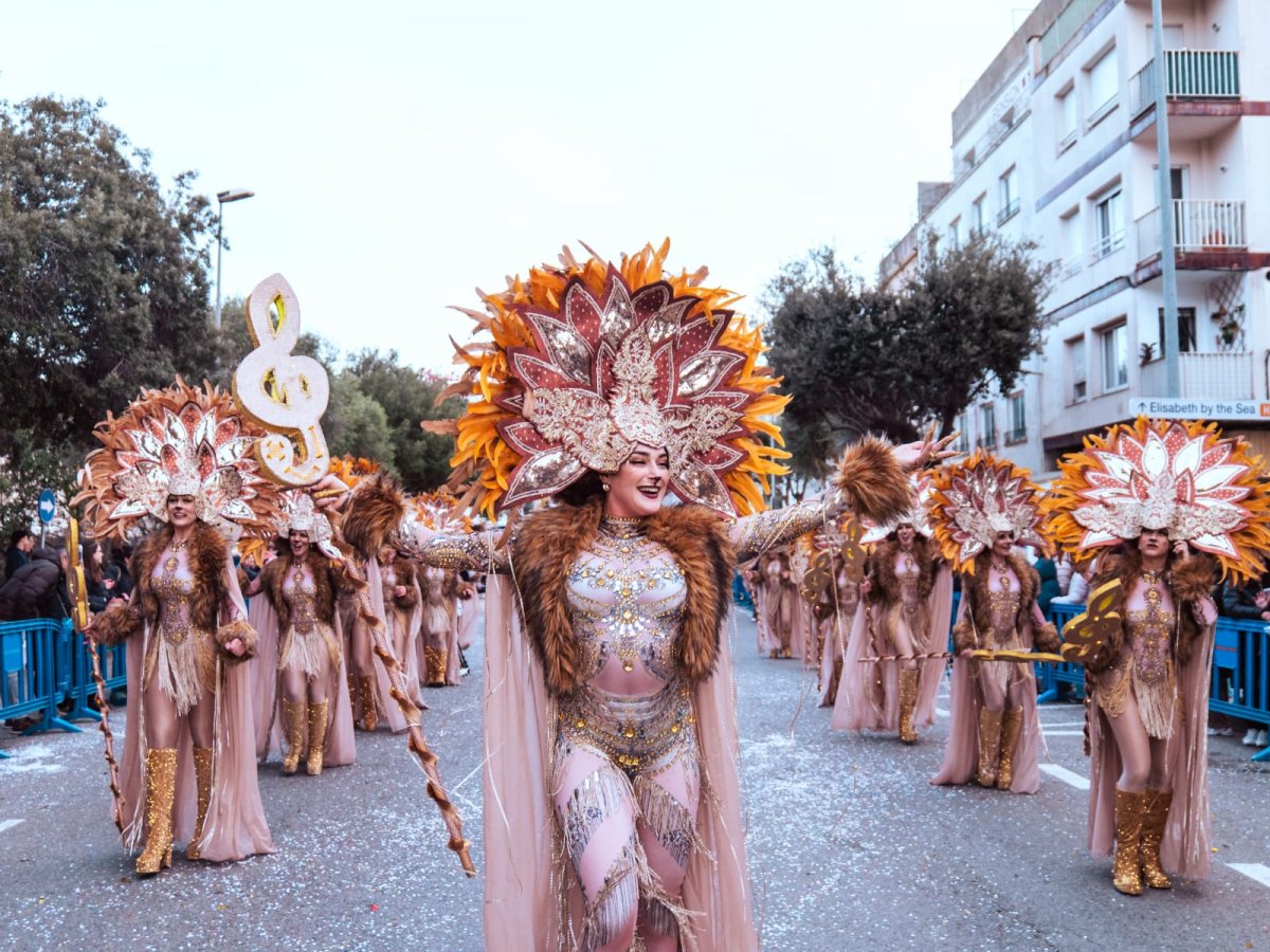 La 49a Rua de la Ressaca de Tossa tanca el Carnaval de la Costa Brava Sud amb rècord de participació i 11.000 euros en premis