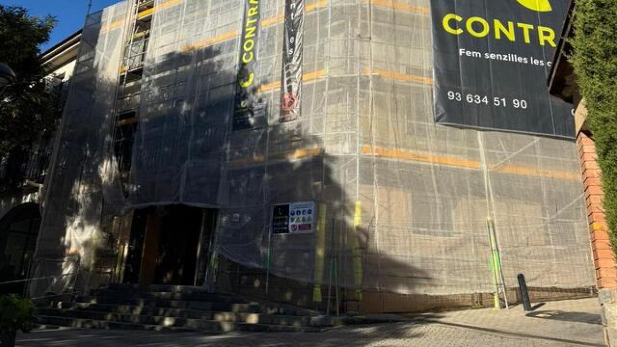 Es reprenen les obres de l’Ajuntament de Torrelles de Llobregat