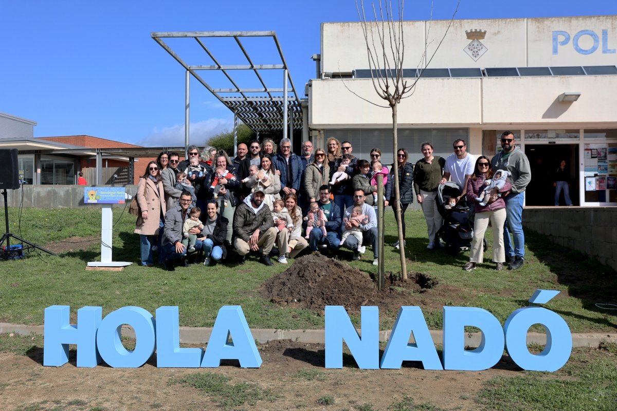 Roses donarà la benvinguda als nadons del 2025 amb una nova edició de l’Hola Nadó!