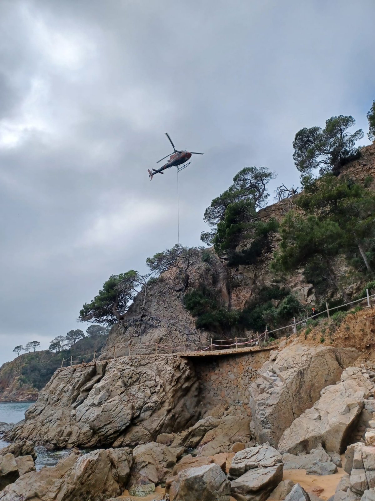 Les obres de la segona fase de recuperació del camí de ronda entre Tossa de Mar i Porto Pi encaren la recta final