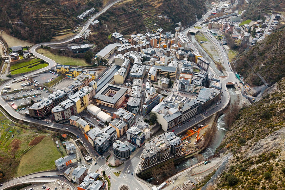 El Comú i el Govern revisen l’estat dels projectes estratègics de Sant Julià de Lòria