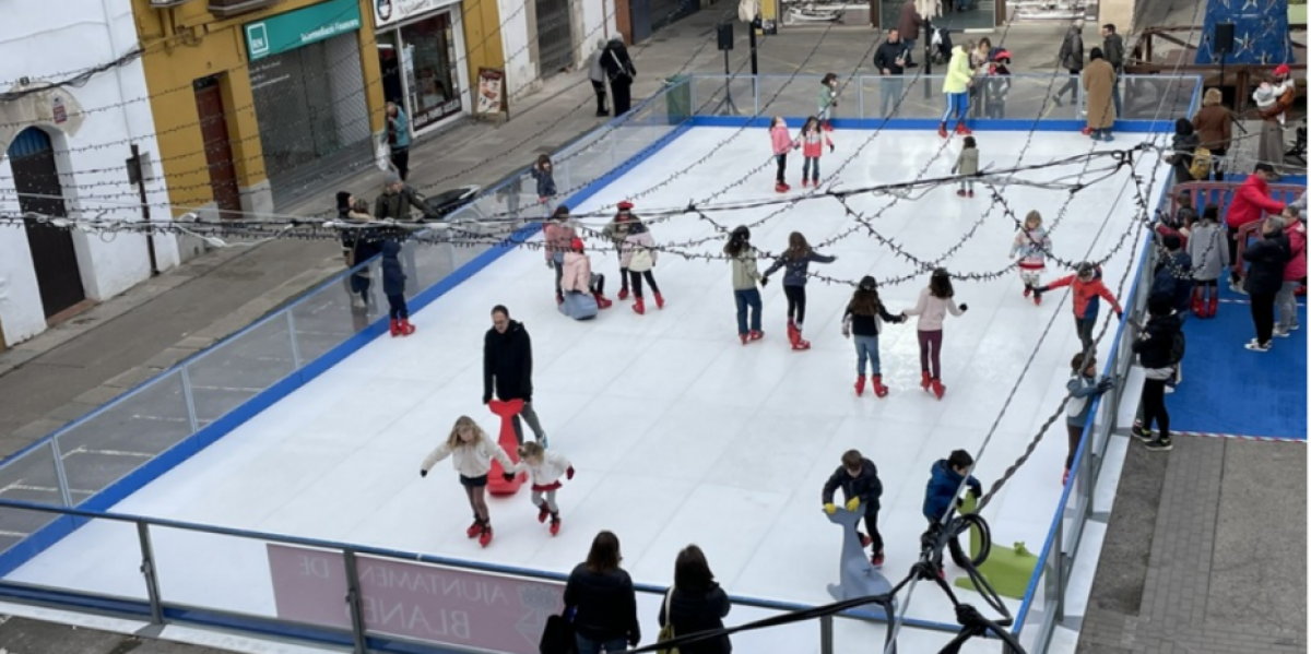 Blanes posa en marxa per segon any consecutiu una Pista de Gel Artificial de 200 m2 respectuosa amb el medi ambient