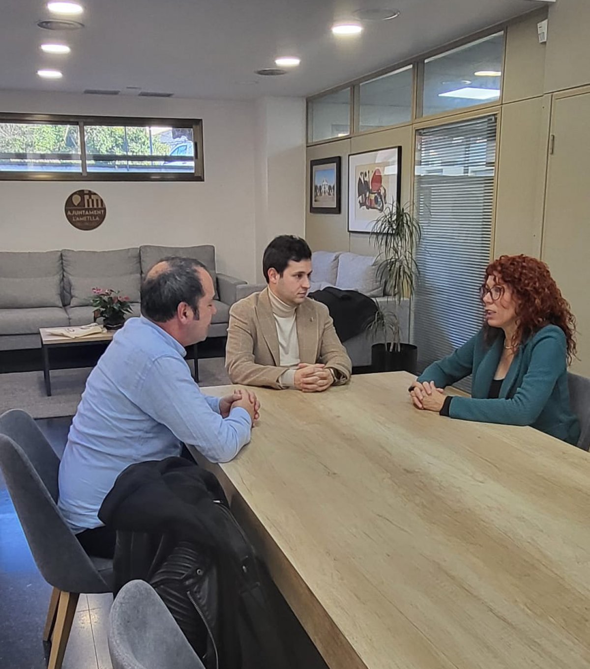 Reunió entre l'Ajuntament i Correos per abordar la millora del servei a l'Ametlla del Vallès